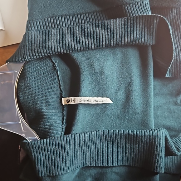 Leo & Nicole PXL Woman dark green cardigan like new - Picture 2 of 6